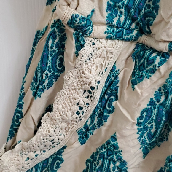 Xhilaration Pocketed Romper - Picture 3 of 5